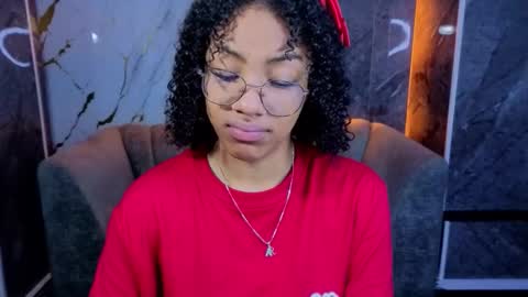 violeth_b online show from March 18, 12:52 pm