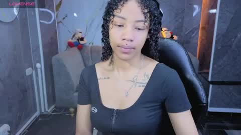 Snapshot of violeth_b chatting on April 27, 12:47 pm violeth_b online show from April 27, 12:47 pm