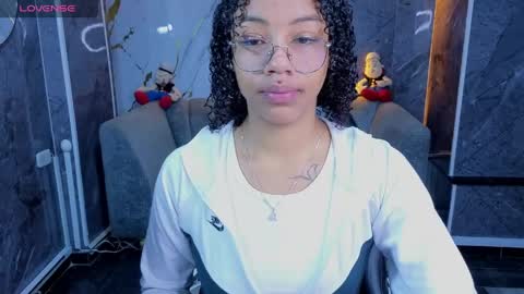 Snapshot of violeth_b chatting on May 27, 12:57 pm violeth_b online show from May 27, 12:57 pm