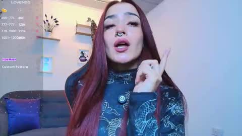 violeth_rosse_ online show from December 17, 8:37 pm