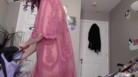 Violet Hooper online show from March 7, 5:49 pm