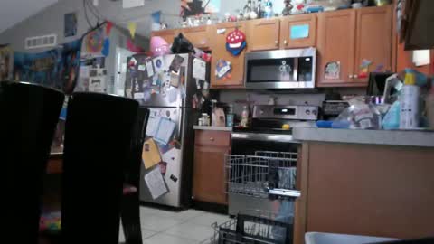 Violet Hooper online show from September 15, 3:45 pm