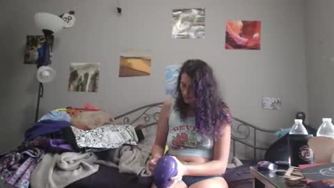 Violet Hooper online show from March 23, 5:39 pm