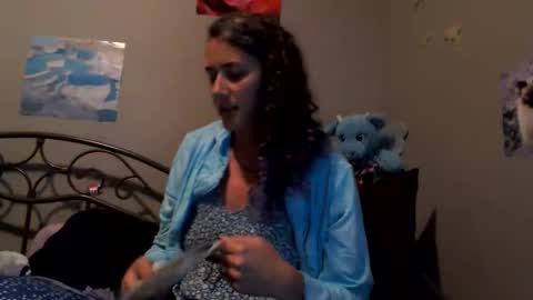 Violet Hooper online show from June 6, 3:44 am