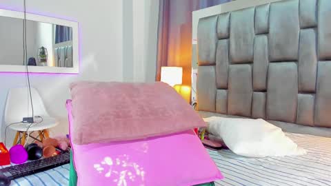 Violet  online show from October 7, 7:33 pm