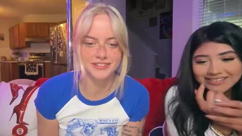 Violet Laine online show from May 15, 1:34 am