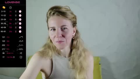 Snapshot of violetplath chatting on October 5, 10:13 am Violet next stream December 6 online show from October 5, 10:13 am