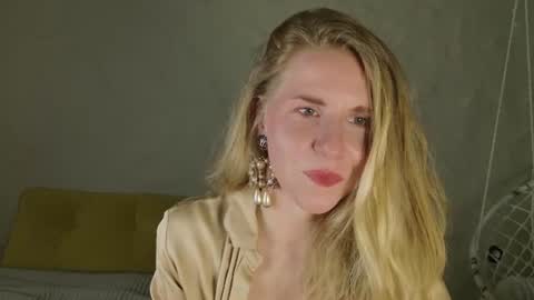 Violet  next stream December 6 online show from June 14, 10:23 pm