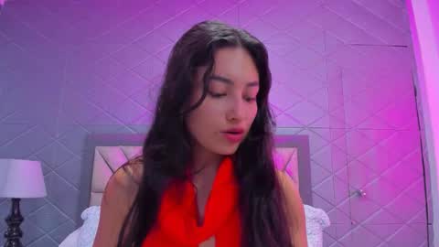 Snapshot of violetrousse chatting on December 18, 4:13 pm Violet Rousse online show from December 18, 4:13 pm