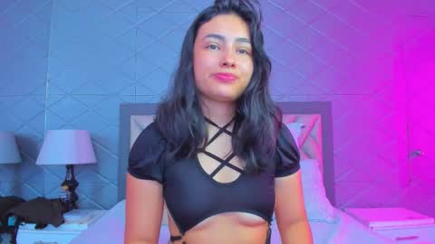 Snapshot of violetrousse chatting on February 4, 5:30 pm Violet Rousse online show from February 4, 5:30 pm