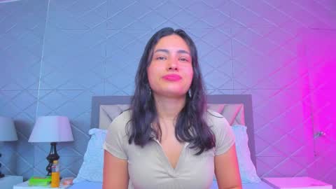 Snapshot of violetrousse chatting on February 5, 3:05 pm Violet Rousse online show from February 5, 3:05 pm