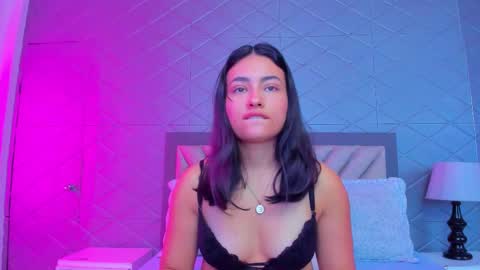 Snapshot of violetrousse chatting on February 9, 4:11 pm Violet Rousse online show from February 9, 4:11 pm