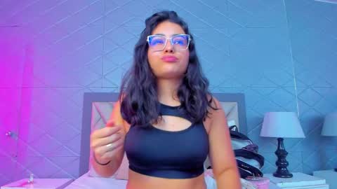 Snapshot of violetrousse chatting on February 20, 5:13 pm Violet Rousse online show from February 20, 5:13 pm