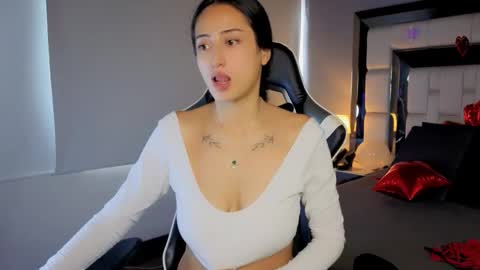 violetskinny online show from February 16, 8:16 pm