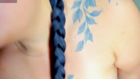 Snapshot of violett_cinnamon chatting on July 28, 4:39 pm Violeta online show from July 28, 4:39 pm