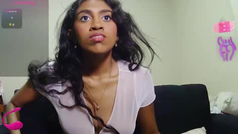 Snapshot of violett_lara chatting on January 27, 10:38 pm violett online show from January 27, 10:38 pm