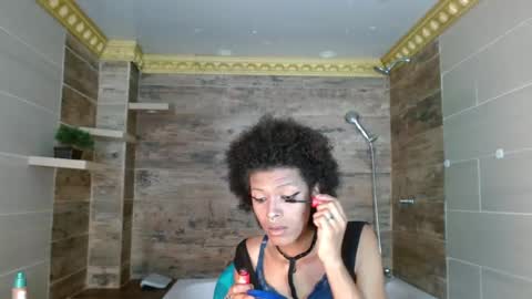 V I O L E T T E  online show from February 21, 4:19 pm