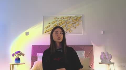 violetta_finch online show from June 11, 10:57 am