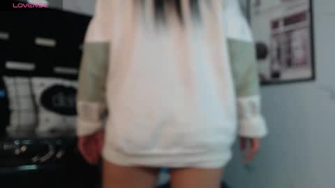 Snapshot of violetta_jhonson_v chatting on February 3, 6:40 am Violetta online show from February 3, 6:40 am