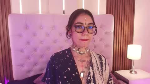 violettaalemida online show from January 19, 1:15 pm
