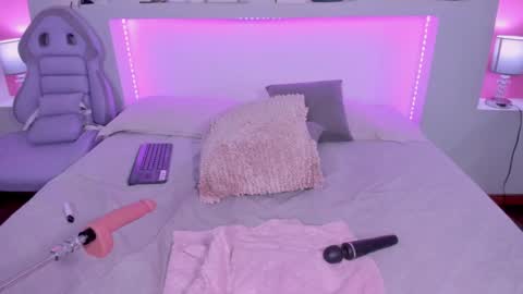 ViolettaBaker online show from December 17, 1:29 am