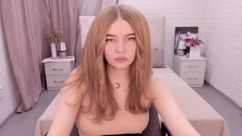 ViolettaOtis online show from December 3, 11:33 am
