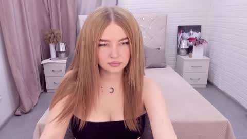 ViolettaOtis online show from December 6, 12:16 pm