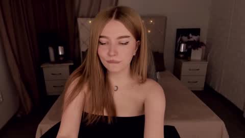 ViolettaOtis online show from December 6, 3:44 pm