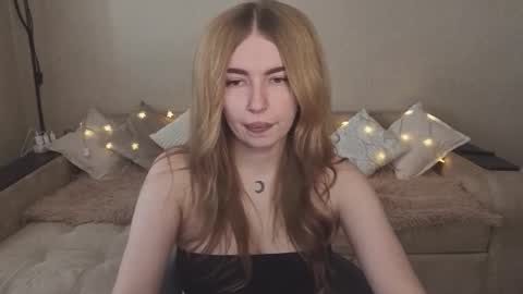 Snapshot of violettaotis chatting on October 8, 12:14 pm ViolettaOtis online show from October 8, 12:14 pm