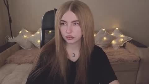 Snapshot of violettaotis chatting on October 13, 11:54 am ViolettaOtis online show from October 13, 11:54 am