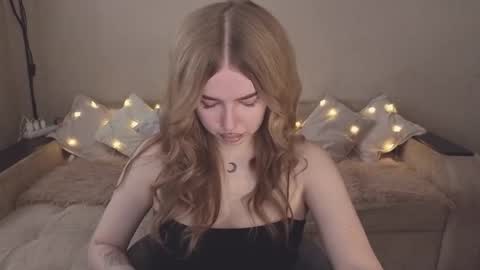 Snapshot of violettaotis chatting on October 16, 12:06 pm ViolettaOtis online show from October 16, 12:06 pm