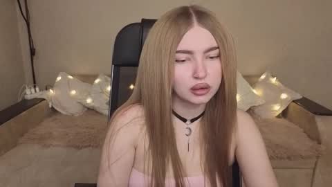 Snapshot of violettaotis chatting on November 24, 10:59 am ViolettaOtis online show from November 24, 10:59 am