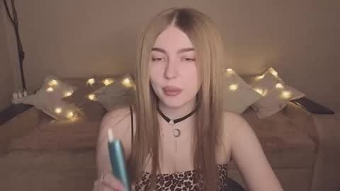 Snapshot of violettaotis chatting on November 29, 2:20 pm ViolettaOtis online show from November 29, 2:20 pm