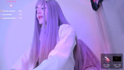 Snapshot of violettbones chatting on December 19, 6:56 am Violett online show from December 19, 6:56 am