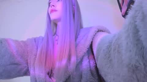 Snapshot of violettbones chatting on December 26, 4:43 am Violett online show from December 26, 4:43 am