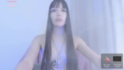 Snapshot of violettbones chatting on October 15, 5:07 am Violett online show from October 15, 5:07 am