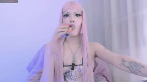 Violett online show from April 18, 6:39 am