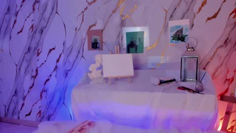 Violett Castel online show from February 11, 11:01 pm