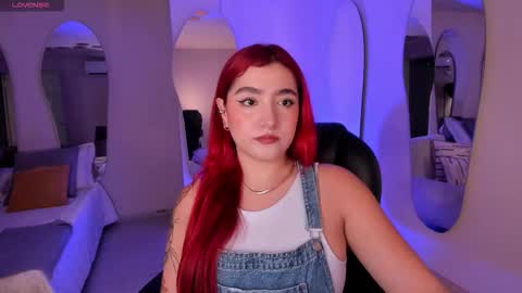 Violett Castel online show from October 1, 6:58 pm