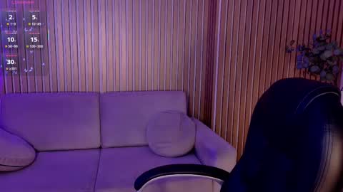 Violett Castel online show from February 19, 7:43 pm