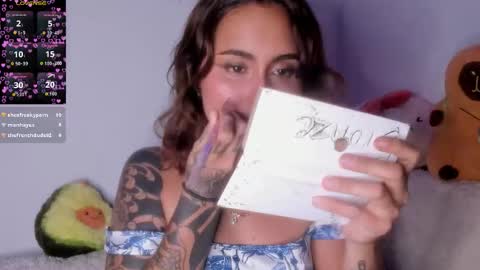 Violette  online show from October 8, 11:35 pm