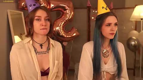 Snapshot of violettessa chatting on November 7, 2:17 pm violettessa online show from November 7, 2:17 pm