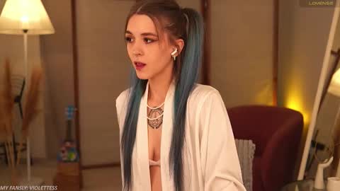 Snapshot of violettessa chatting on November 18, 12:31 pm violettessa online show from November 18, 12:31 pm