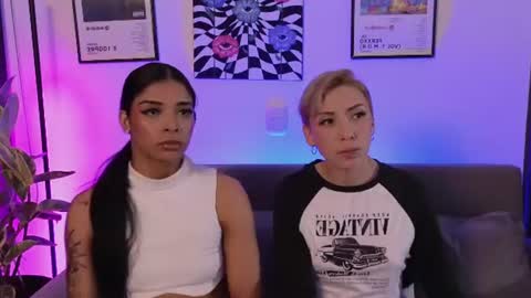 Snapshot of violettgrey_ chatting on July 14, 1:08 am Violet online show from July 14, 1:08 am