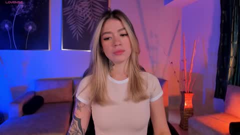 Violett  online show from December 17, 6:47 pm