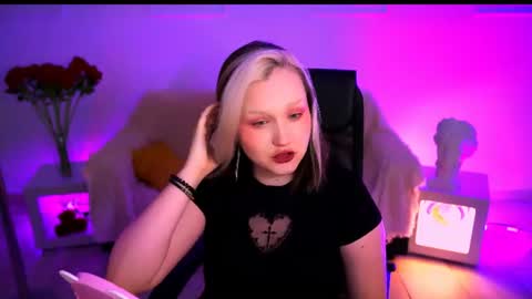 Violett online show from June 30, 6:25 am