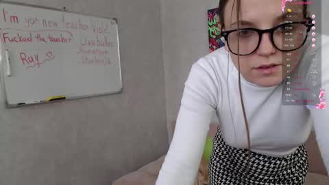 Violet online show from September 28, 7:03 am