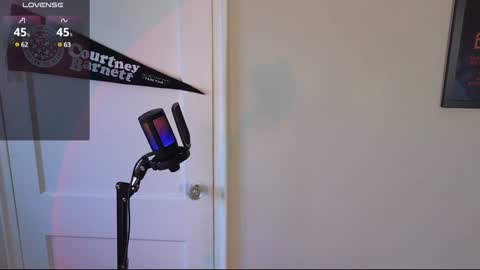 Snapshot of violetwinter666 chatting on December 31, 4:57 pm Violet Winter  indie sleaze goth girl next door online show from December 31, 4:57 pm