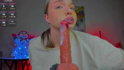 Snapshot of viollasinzz chatting on December 11, 11:51 am Violla online show from December 11, 11:51 am