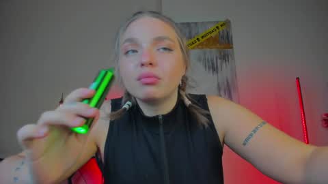 Snapshot of viollasinzz chatting on January 22, 11:10 pm Violla online show from January 22, 11:10 pm
